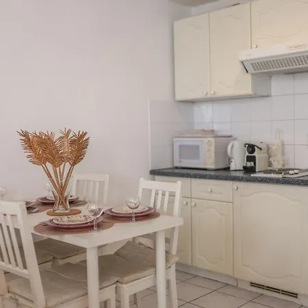 Immogroom - Place In Center - Ac - 5 Min From Beaches *